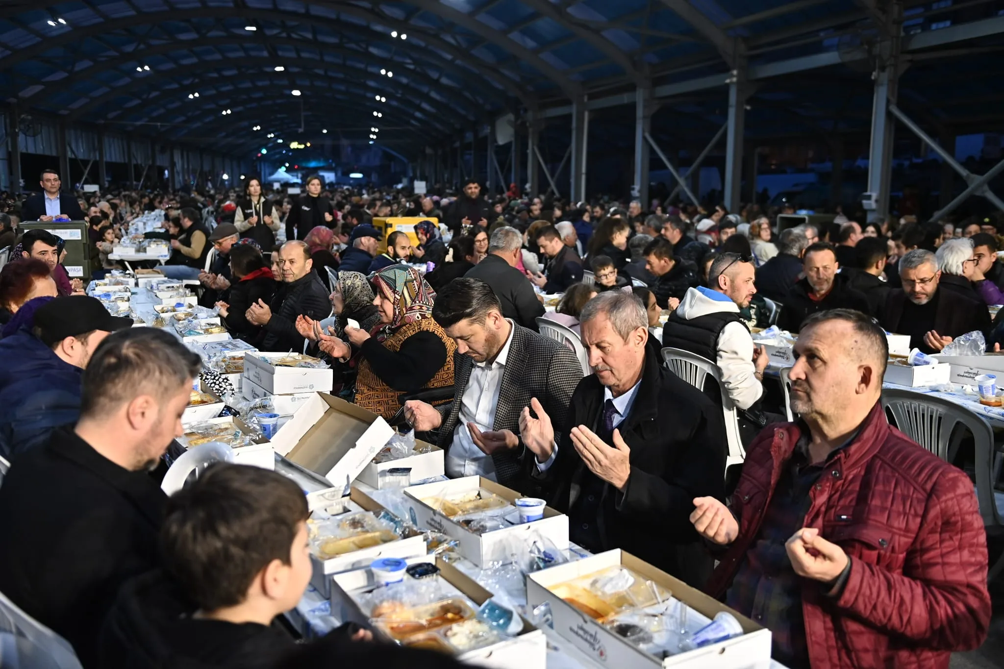 Gönül Sofrası iftar programları Altınova Mahallesi ile başlıyor