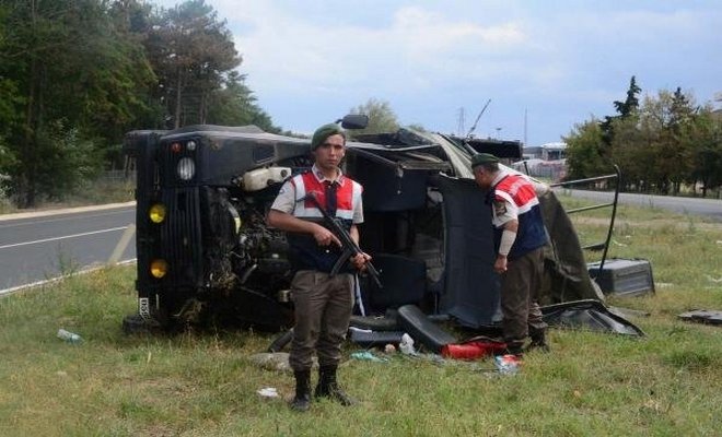 Ergene'de Askeri Araç Kaza Yaptı: 2 Yaralı