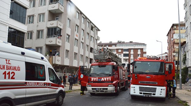 ÇAKMAKLA OYNAYAN KÜÇÜK ÇOCUK EVİ YAKTI